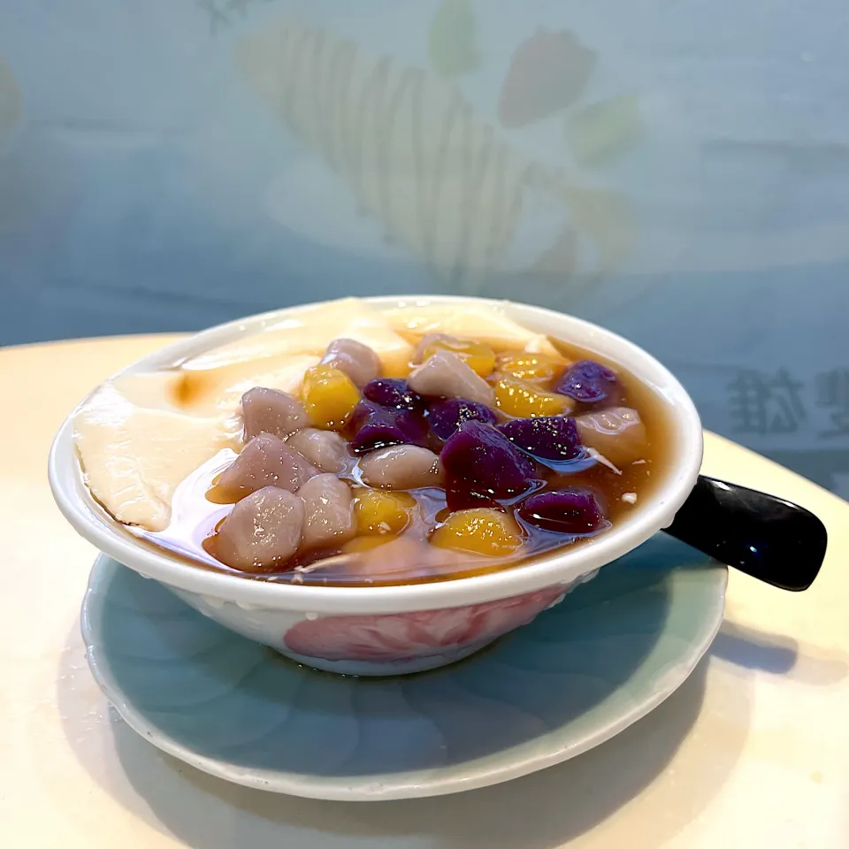 Snapdishの料理写真:紫薯芋圓豆腐花|skyblueさん