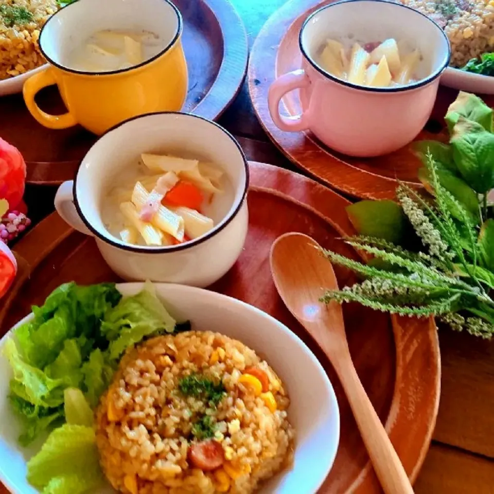 朝ごはん🍀

✾カレーピラフ
✾マカロニ入りミルクスープ
✾サラダ|さらママさん