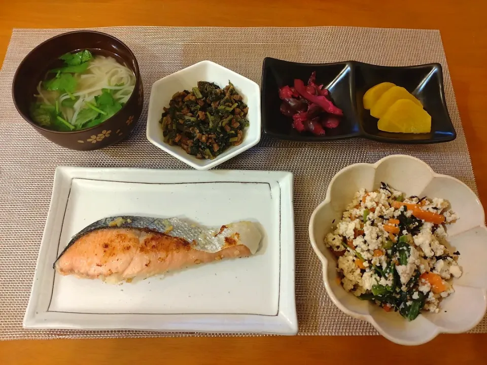 ☆鮭西京味噌漬け
☆白和え
☆大根葉ミンチ炒め煮
☆素麺ふしすまし汁
☆しば漬け＆たくあん|chikakoさん