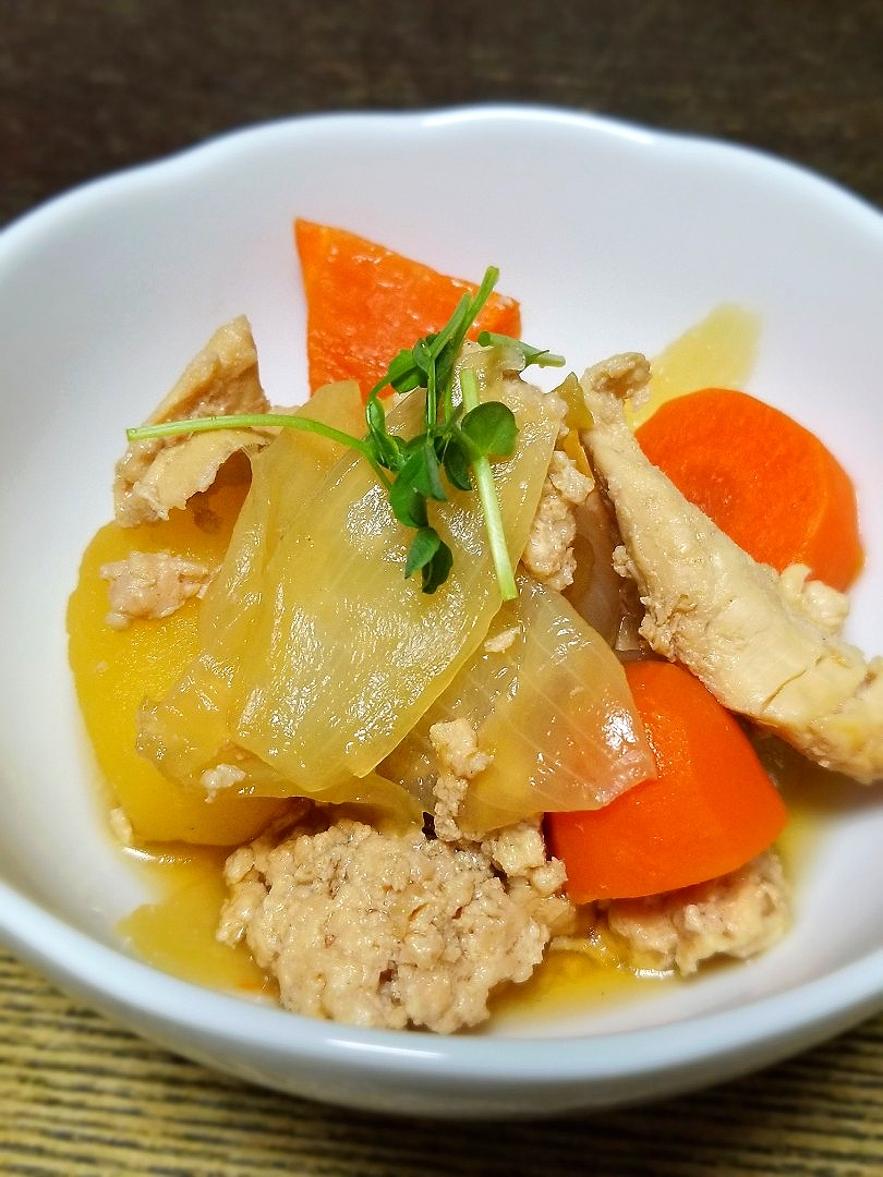 パパ作👨ささみと鶏ひき肉de肉じゃが