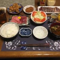 刺身と鰹のたたきとお惣菜と揚げ物(夕飯)