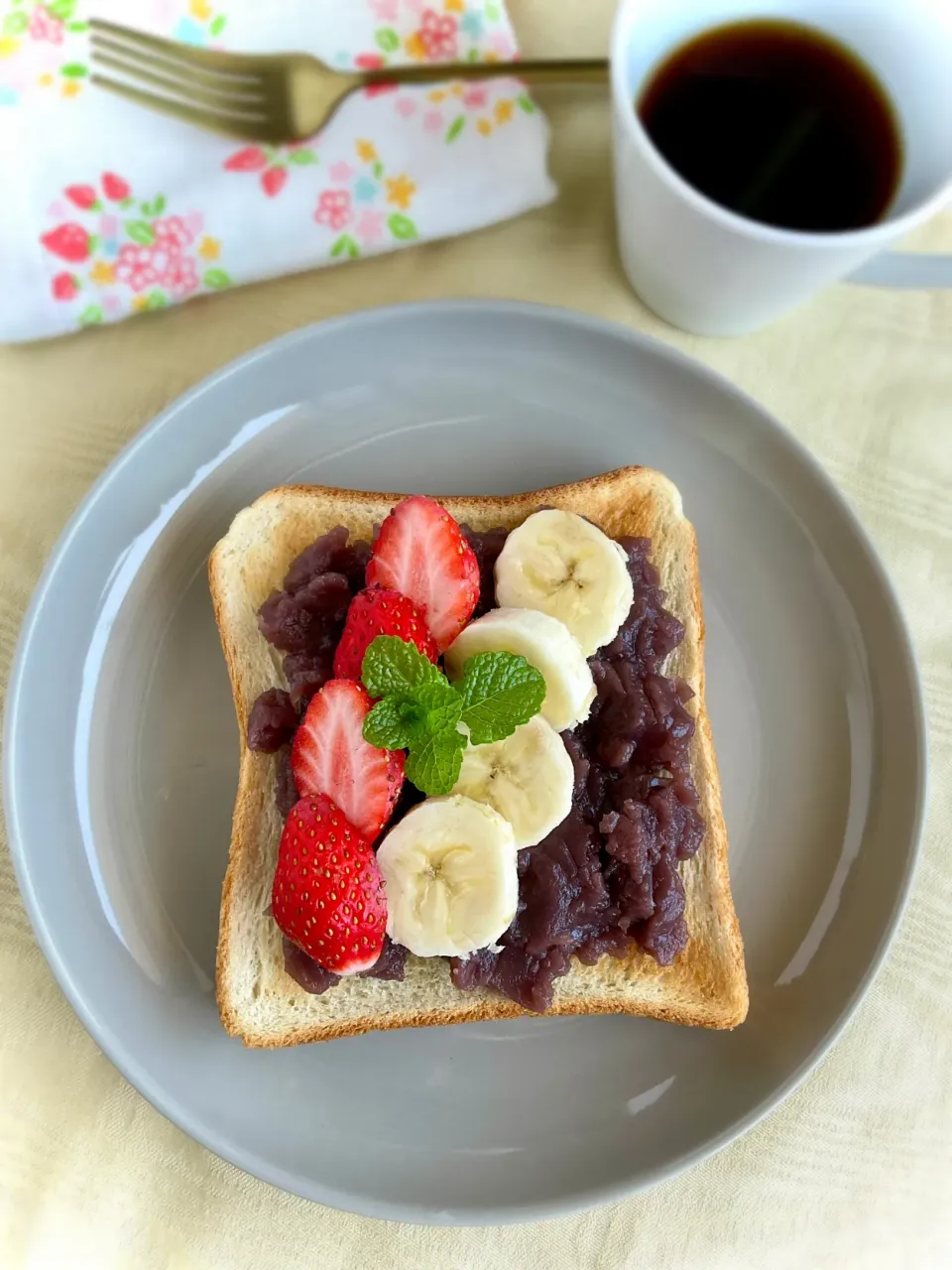 たっぷり餡子のフルーツトースト|スイーツポテトさん