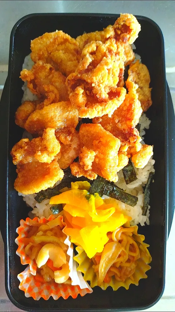 旦那弁当　2023/3/20

豚唐揚げ
焼きそば
切り干し大根の煮物|ユキヨメ♪さん