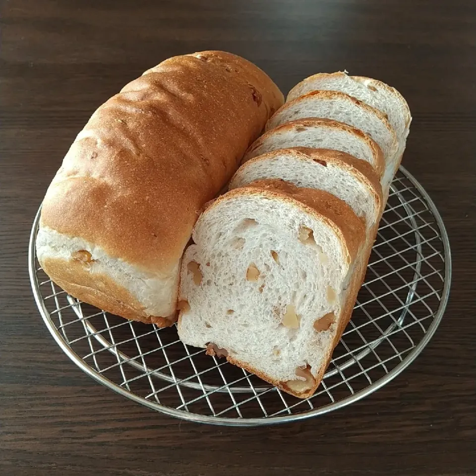 くるみ食パン|とーすとさん