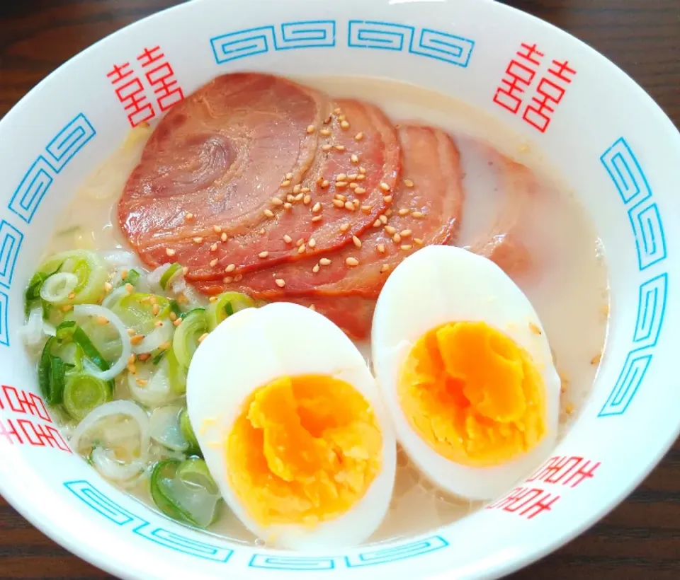 お家で豚骨ラーメン🐷|じょうさん