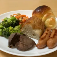 お昼ごはん🥐🍴|ちゃっちゃんさん