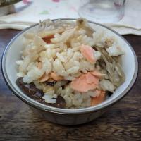 鮭と舞茸、椎茸の炊き込みご飯