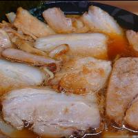 【王子に2号店が今年1月オープン】
北大塚ラーメン
チャーシュー麺 (900円)
＋焼きのり (5枚、100円)
＋小ライス (120円)
@大塚3分
(赤羽からママチャリ33分)
23063 (64,879)