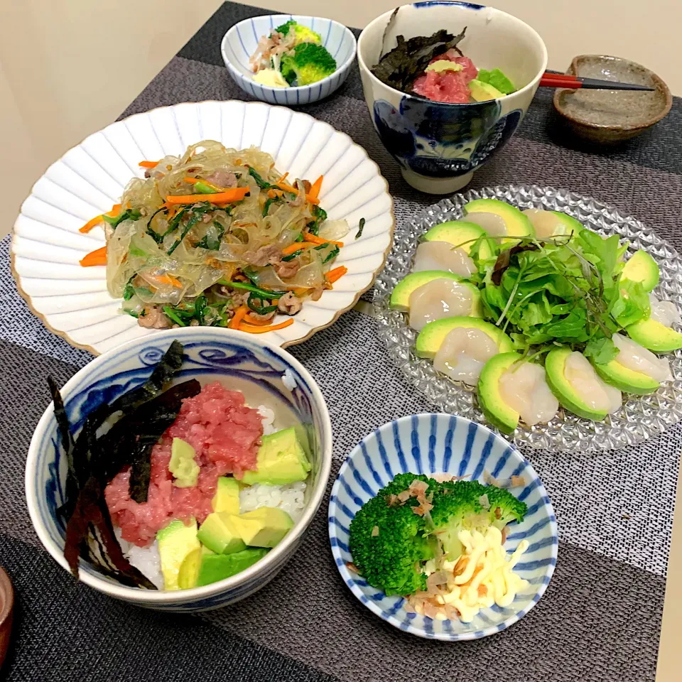 ネギトロ丼・板春雨炒め・ホタテとアボカドカルパッチョ・マヨブロッコリー|kekekeさん