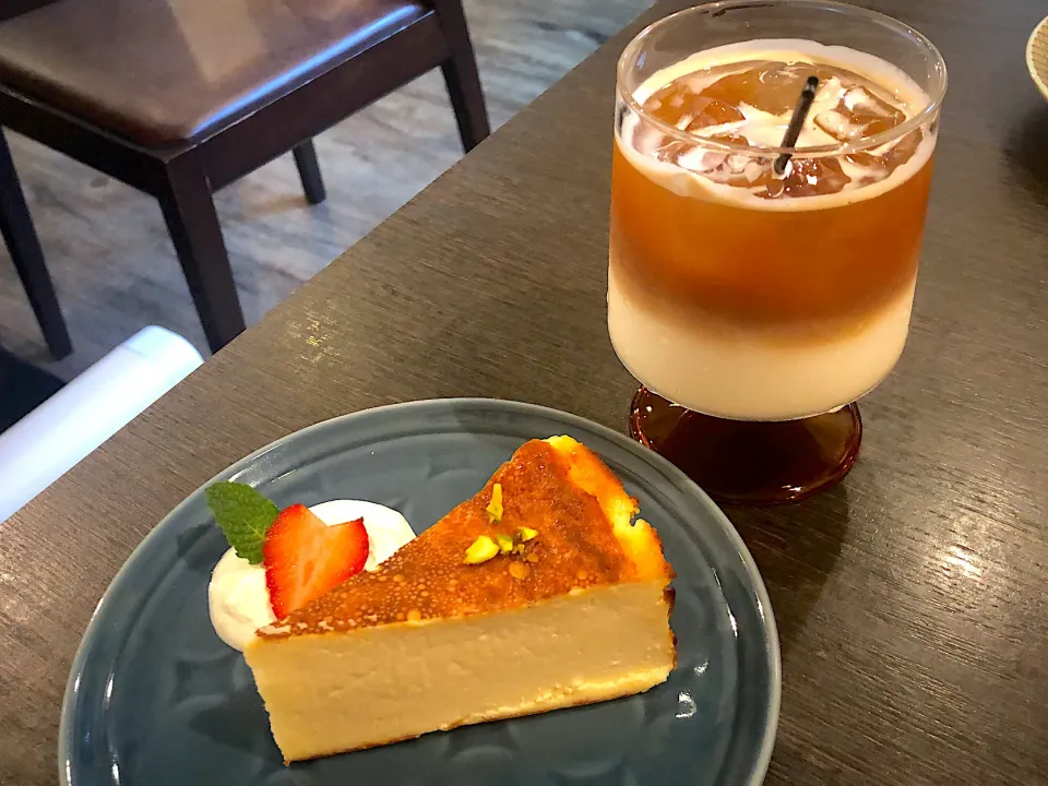 Snapdishの料理写真:バスクチーズケーキ|ヒヨリ飯さん