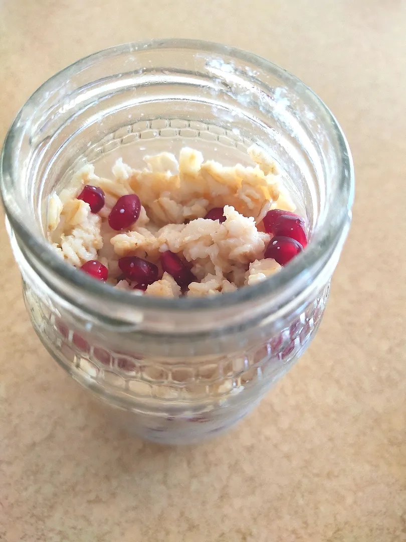 Overnight oats & pomegranate|Manzini Hawaさん