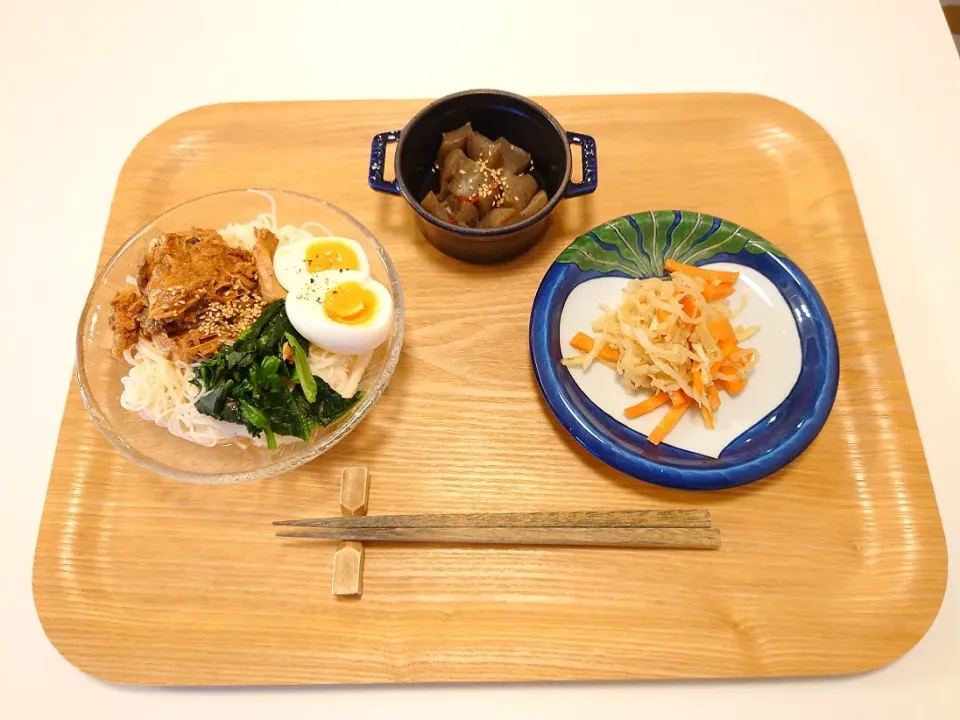 今日の夕食　さば味噌煮缶そうめん、切り干し大根煮物、こんにゃくピリ辛煮|pinknari🐰🌈さん