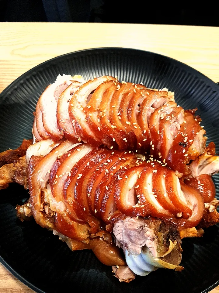 Snapdishの料理写真:jockbal  (pig jocks)

it's  similar to Germain schweinhaxe.
|Make Kさん