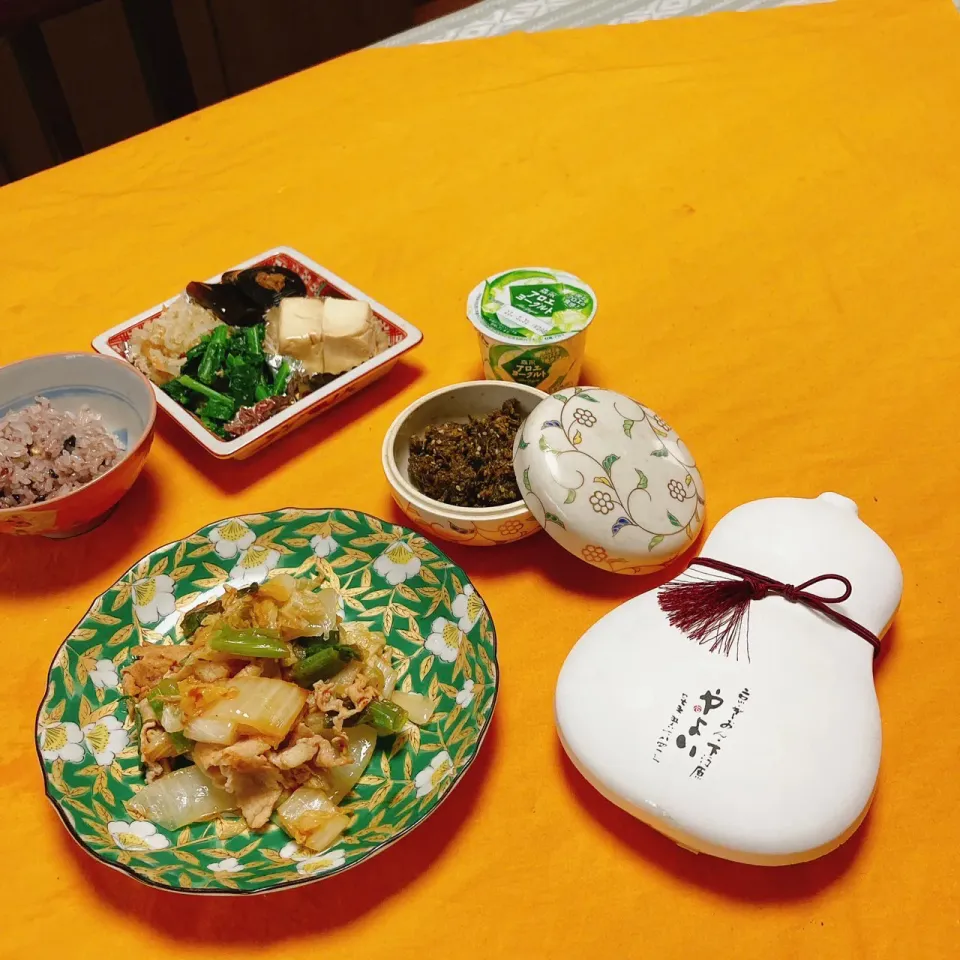 Snapdishの料理写真:grandmaの晩ごはん☆豚キムチ|kaoriさん