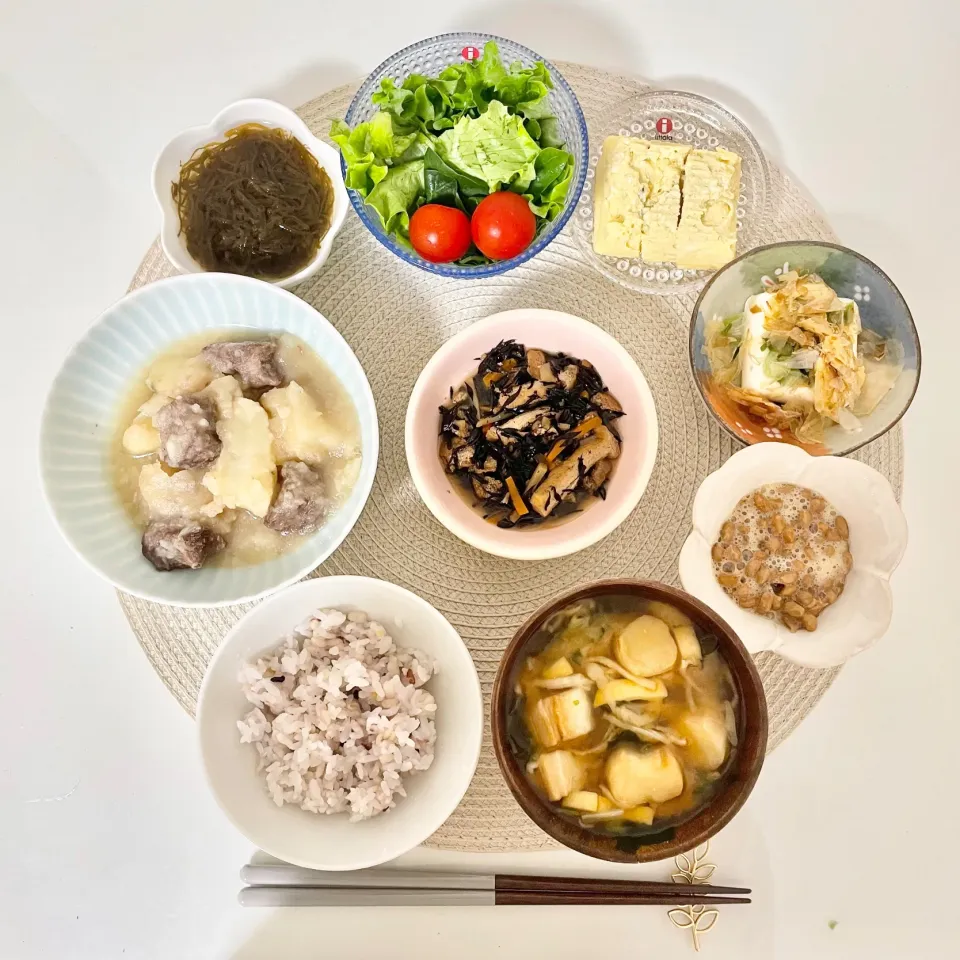 Snapdishの料理写真:牛もも肉とじゃがいもの塩煮込み|ranさん