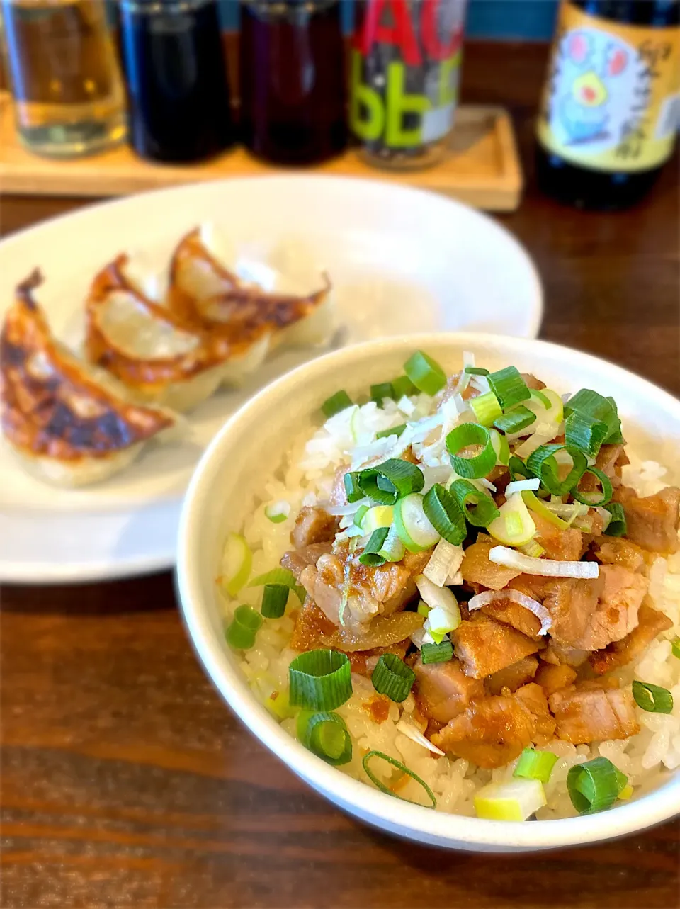 チャーシュー丼、半餃子セット|なおきさん