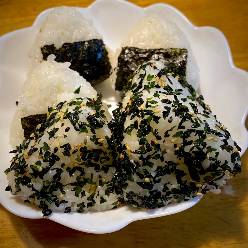 夫のおにぎり🍙だけ弁当|もえさん