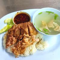 Roasted Pork on Rice 🐷🍚
(ข้าวหมูอบ)