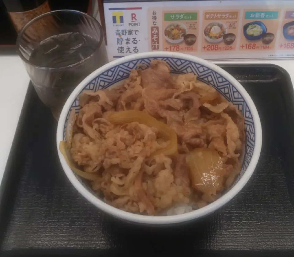 吉野家の牛丼・並(昼飯)|enarinさん