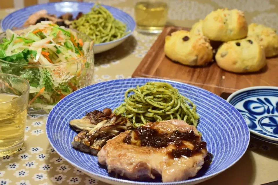 鶏肉のソテーバルサミコとレーズンのソース|うにんぱすさん