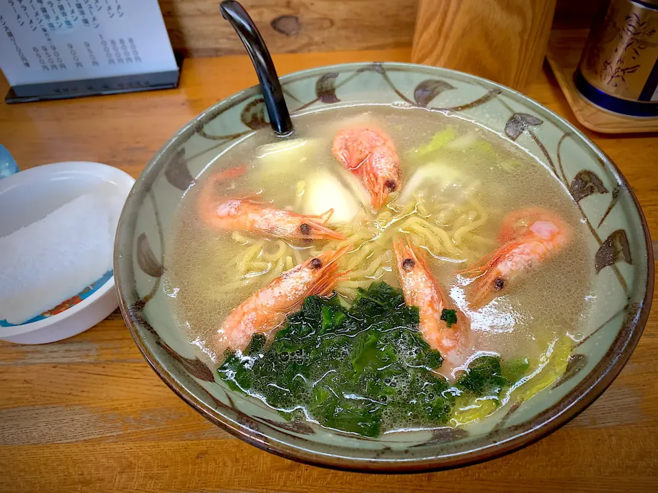 帯広出張中のお昼ご飯は、エビ塩🦐ラーメン🦐|ひーちゃんさん