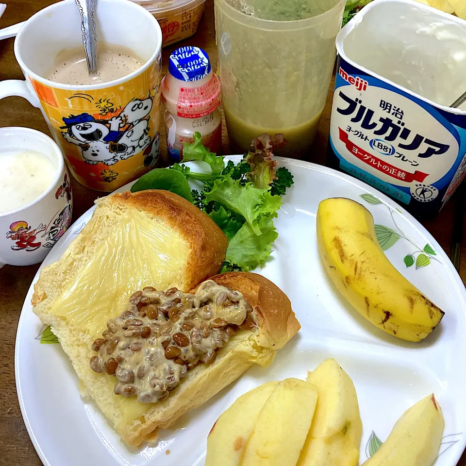 Snapdishの料理写真:納豆チーズトースト|みんみんさん