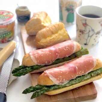 🌸アスパラと生ハムde春のサンドイッチ🥪