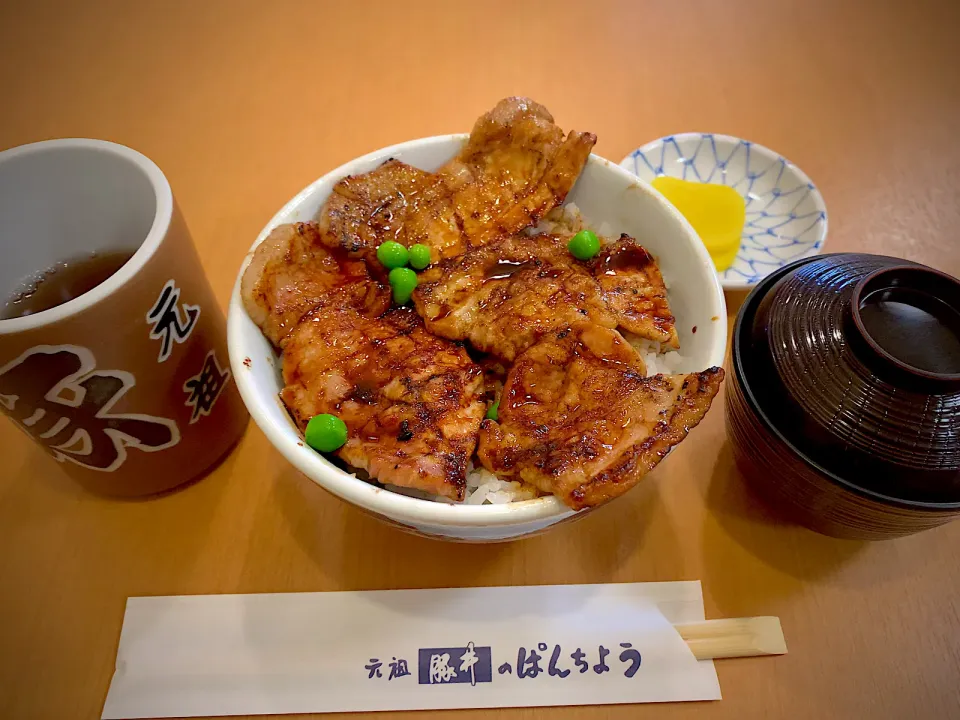 帯広駅前ぱんちょうさんの豚丼🐷|ひーちゃんさん