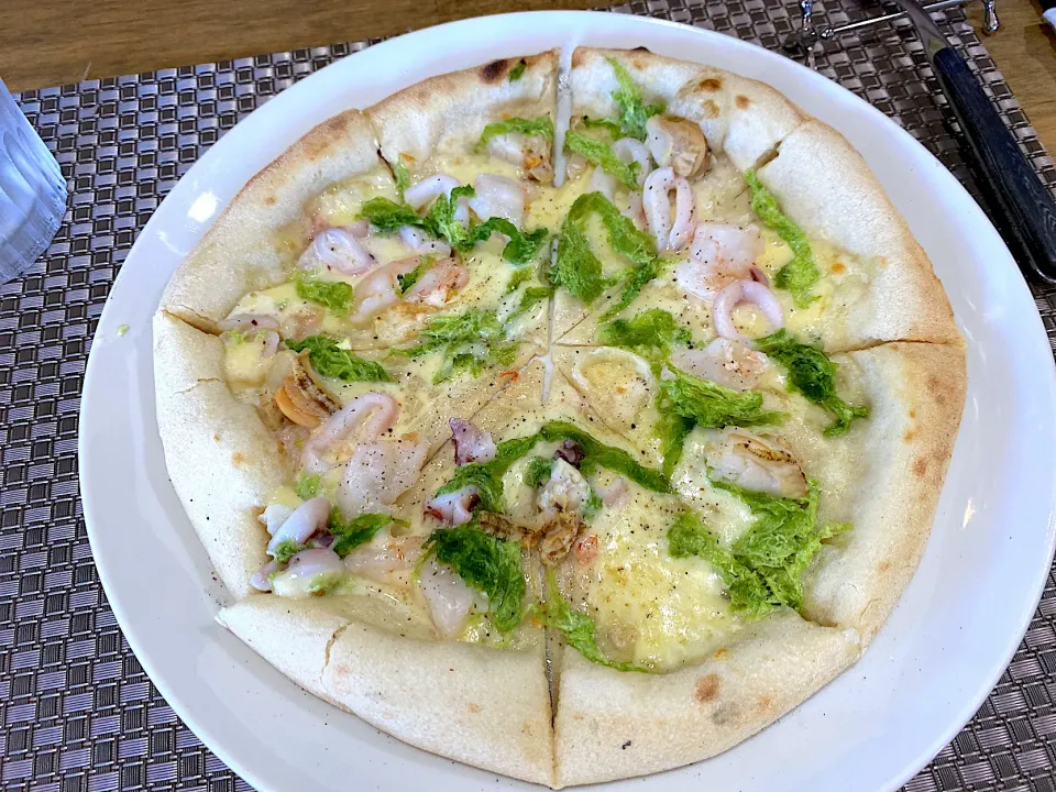 志摩産のあおさとシーフードのピザ🦑🦐🍕|1614さん