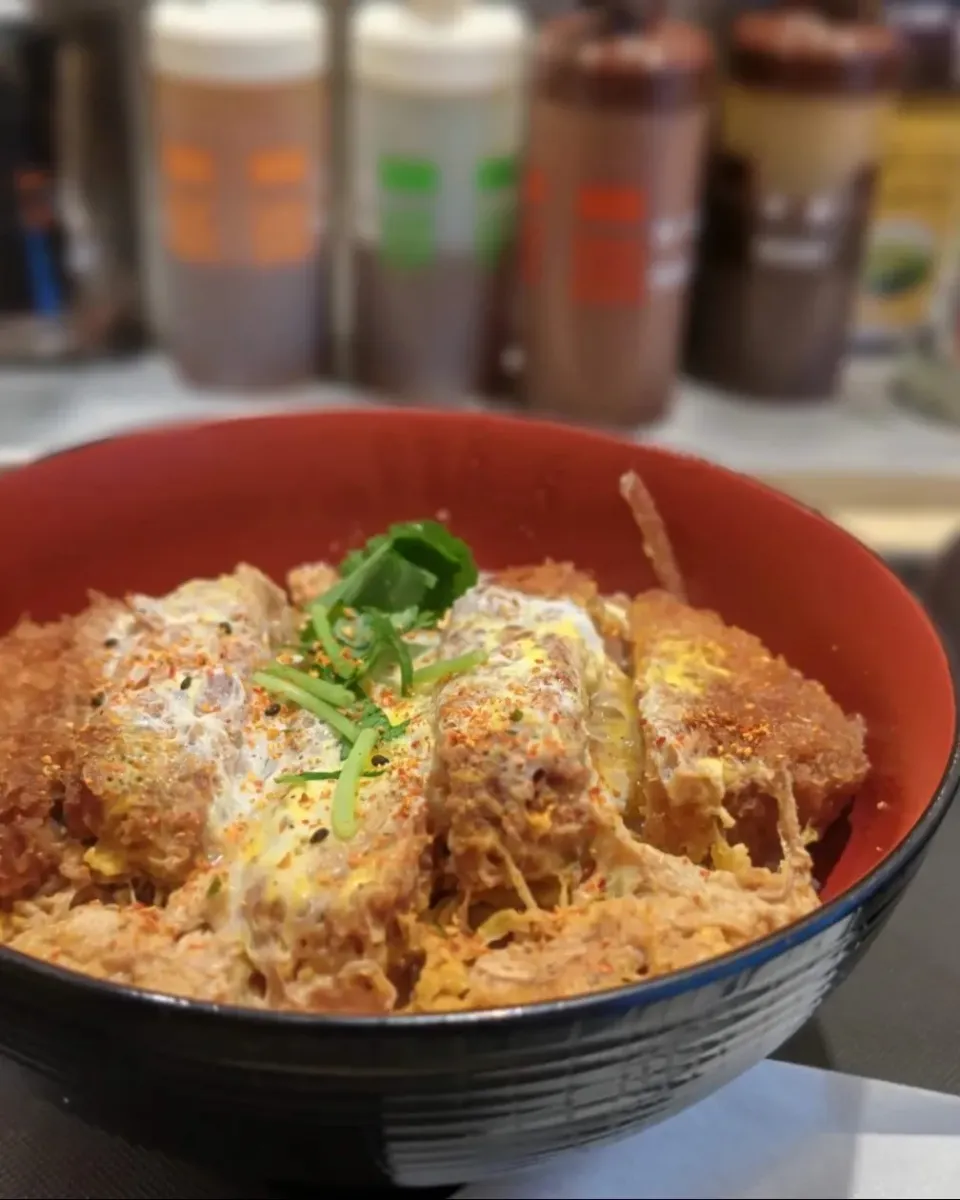 昼食は上ロースカツ丼。|Katsuraさん