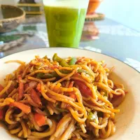 Stor fry noodles & cucumber mint juice|Nisha Shahさん