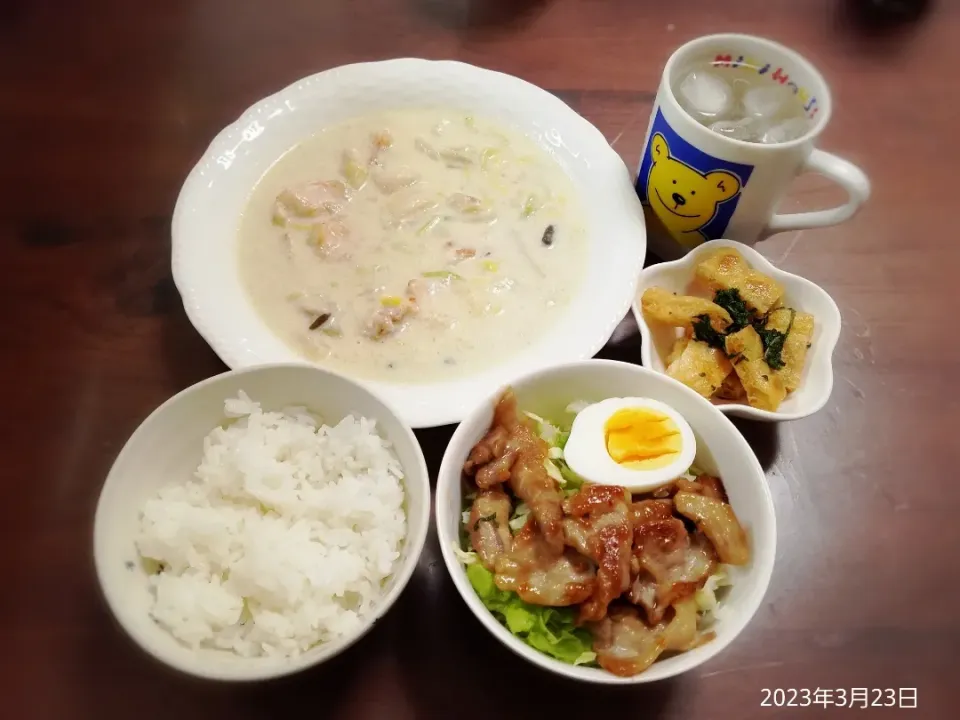 2023年3月23日の晩ご飯
白菜と鶏むね肉のクリーム煮
豚肉の生姜焼きサラダ
油揚げと大葉のポン酢和え|ソラ♂のご飯さん