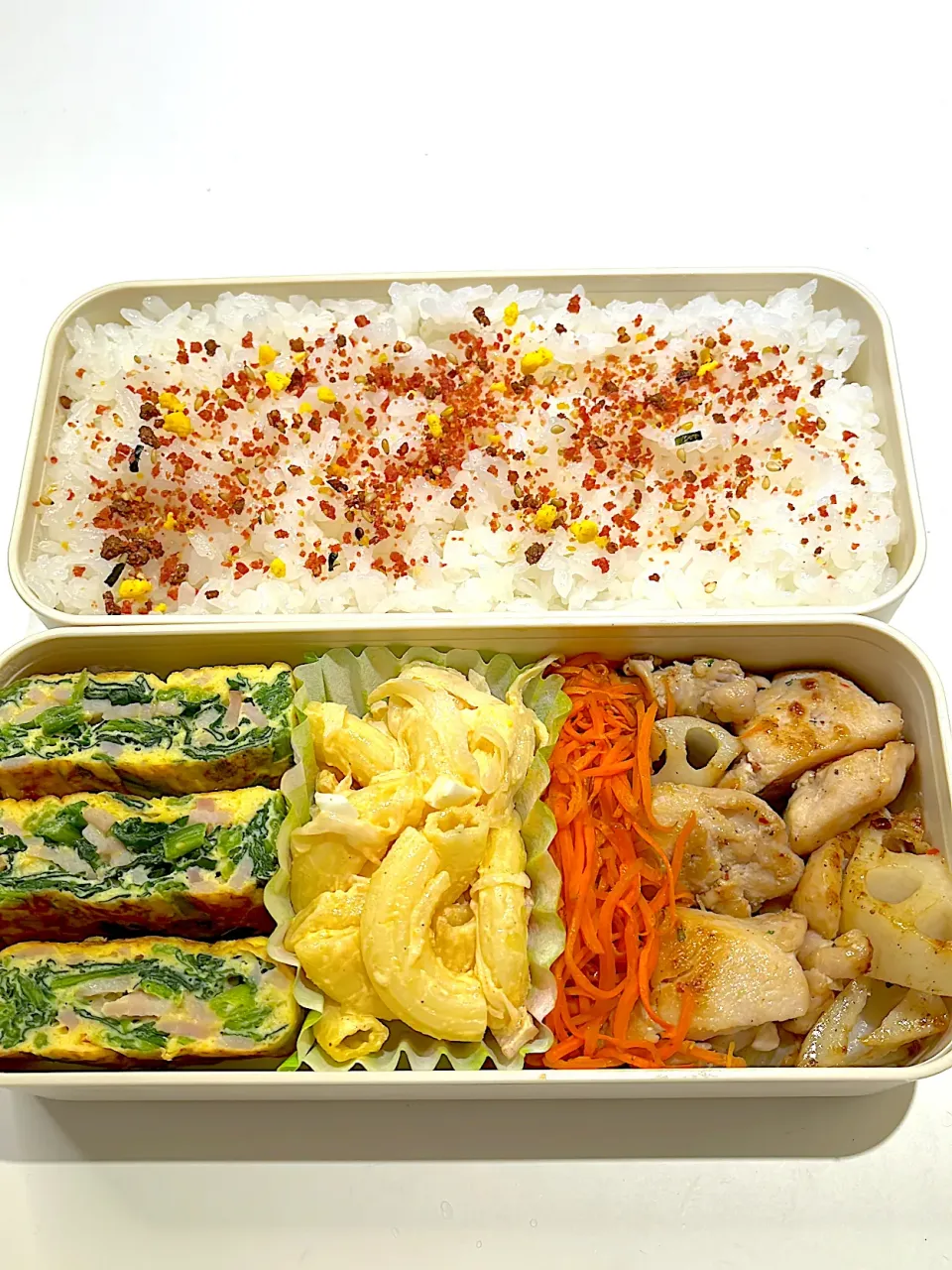 チキンとレンコンのレモン炒め弁当🍱|mirrorさん