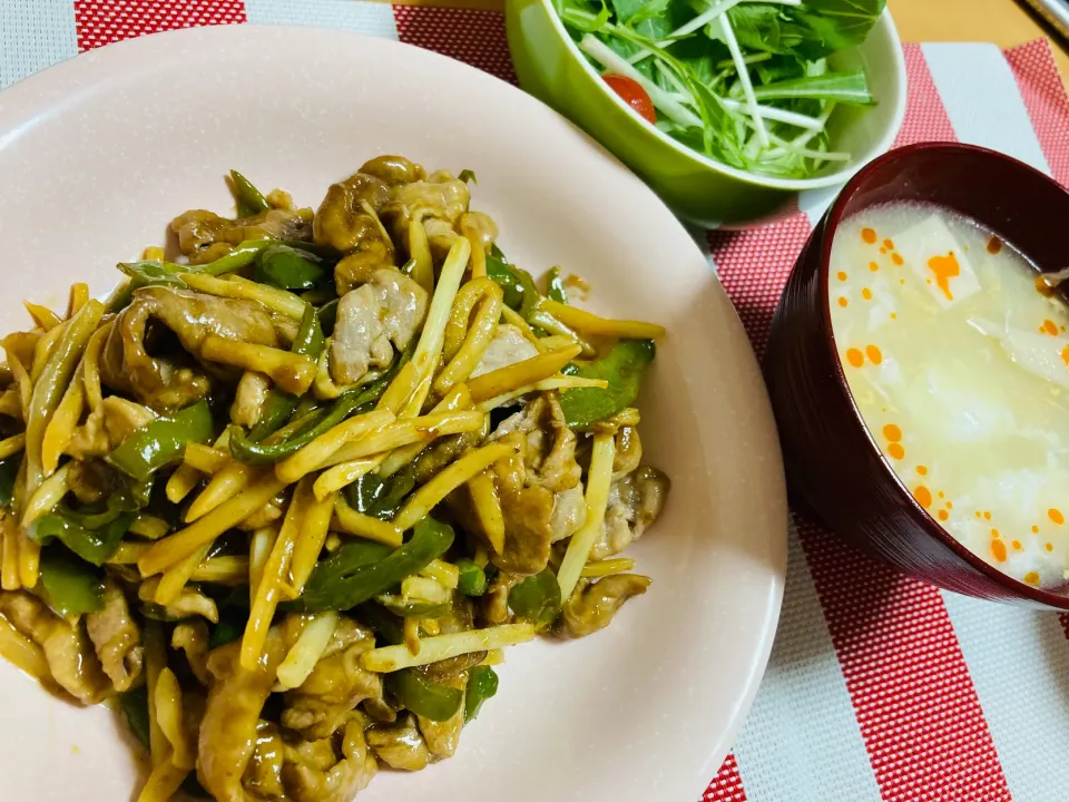 Snapdishの料理写真:【たまには楽しますか‼️】青椒肉絲　中華スープ|飛鳥さん