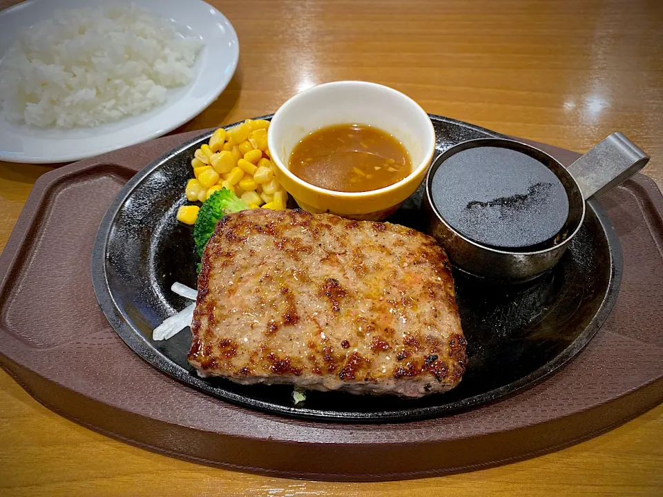 ハンバーグステーキランチ|髙野泰朋さん