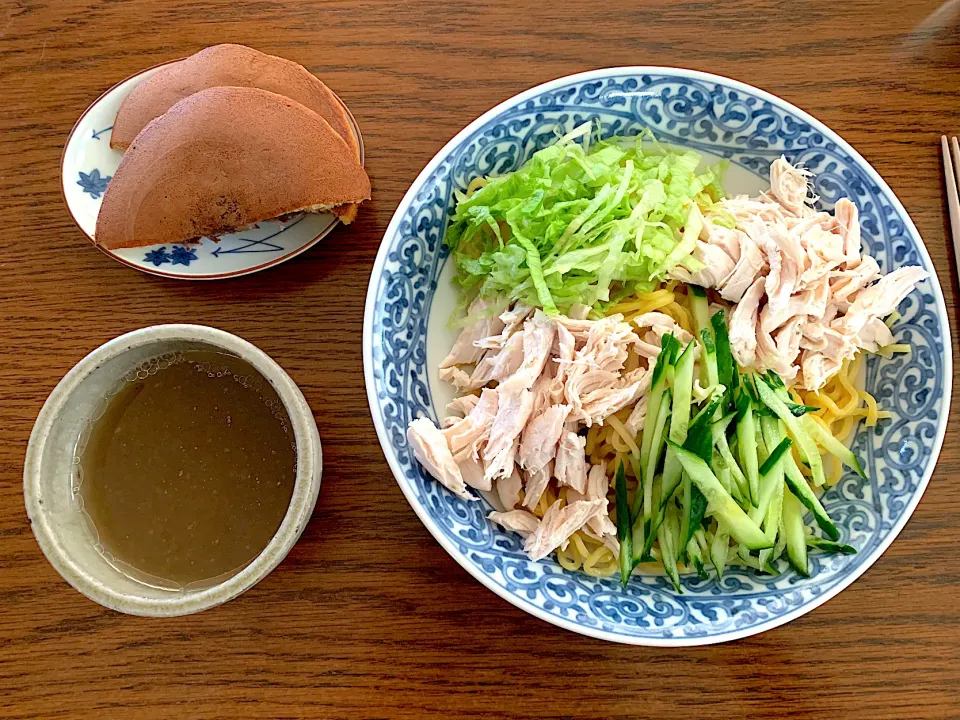 鶏ささみと野菜のつけ麺🥒茅乃舎鯛だしつけ麺のつけだれ・梅花亭のどら焼🍵今日の昼食20230324|rococoさん