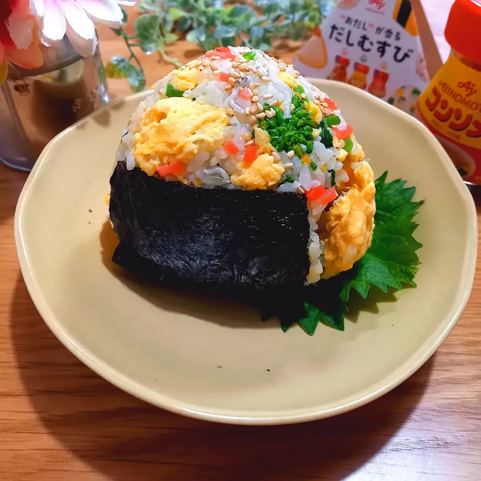 春のおにぎり🍙|ナオミさん