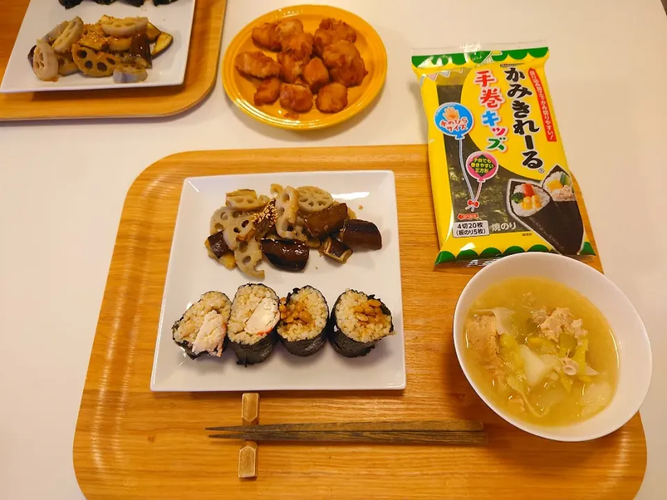 今日の夕食　SDモニター使用☆納豆とカニカマ巻き、れんこんとなすのポン酢焼き、鮭缶の三平汁、唐揚げ|pinknari🐰🌈さん