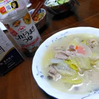 Snapdishの料理写真:甘酒とこれうまブレンドの
スープ白菜豚肉しめじ入り|ムーミンさん