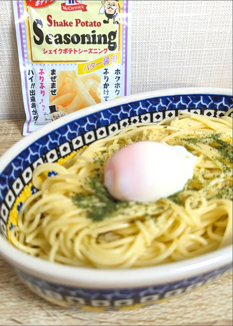 Snapdishの料理写真:バター醤油パスタ温玉のせ|つほママさん