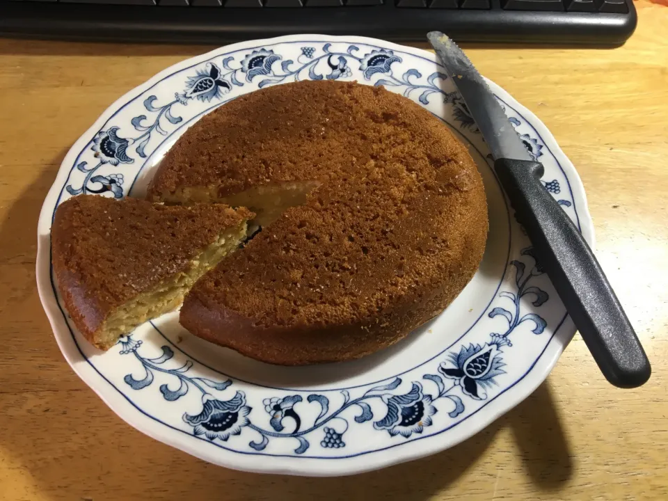 ホットケーキミックスと100%りんごジュースのりんごケーキ|enarinさん