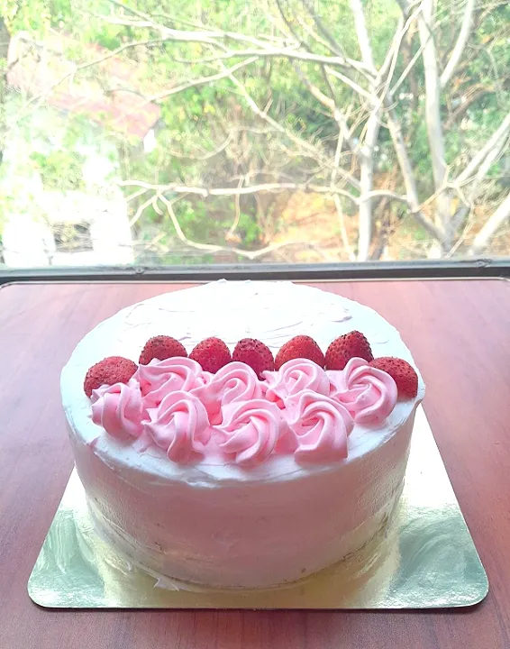 Strawberry Birthday Cake 🎂|Shwe Htetさん