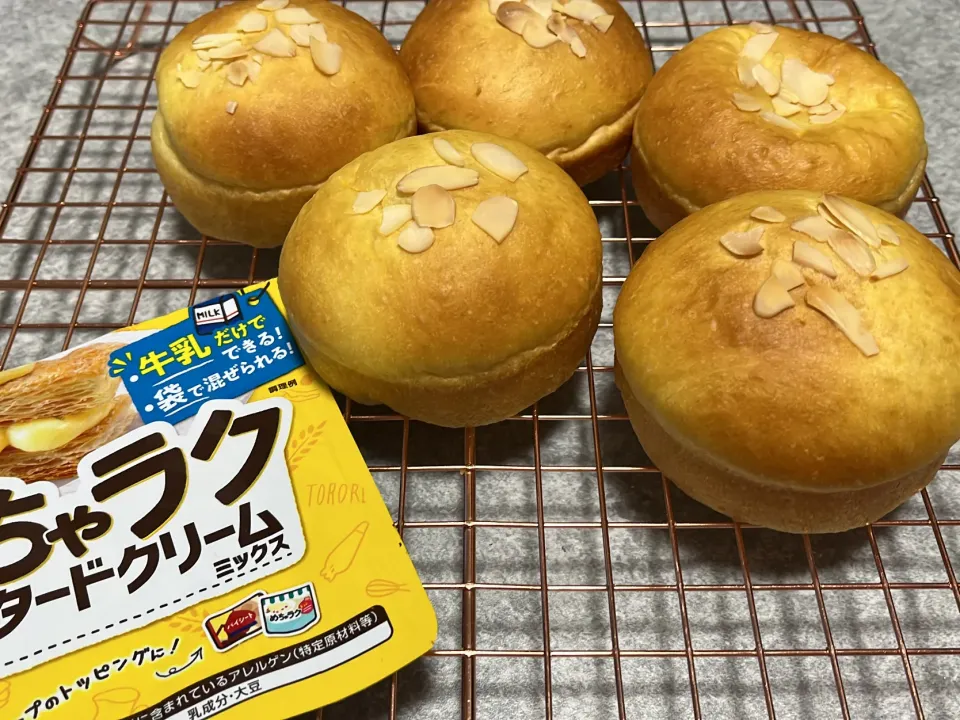 Snapdishの料理写真:ブリオッシュのクリームパン|ちゃこさん