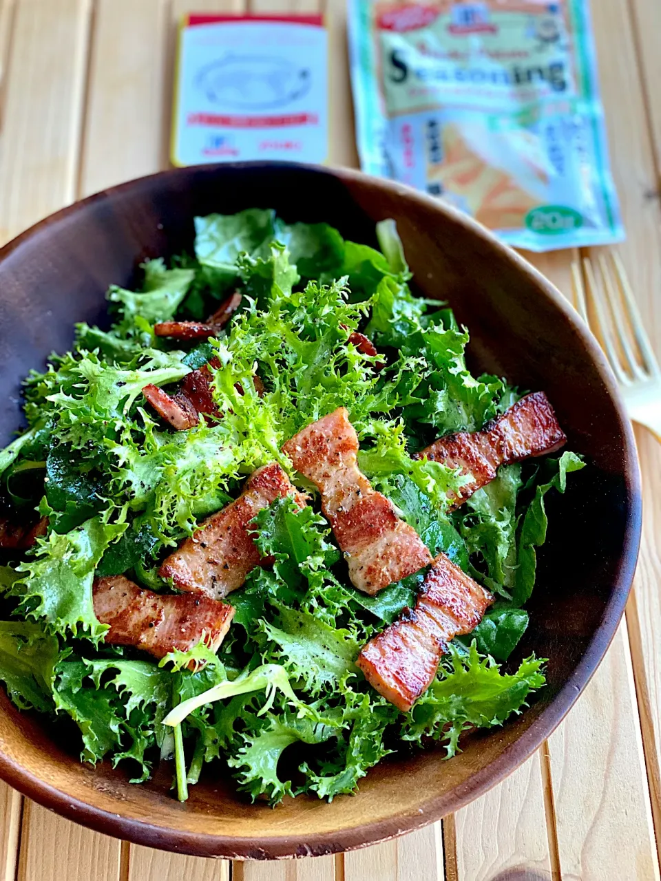 Snapdishの料理写真:🥓🥬🥗カリカリベーコンとルッコラのおつまみサラダ|ゆきぽん@ゆきの家飲み料理さん