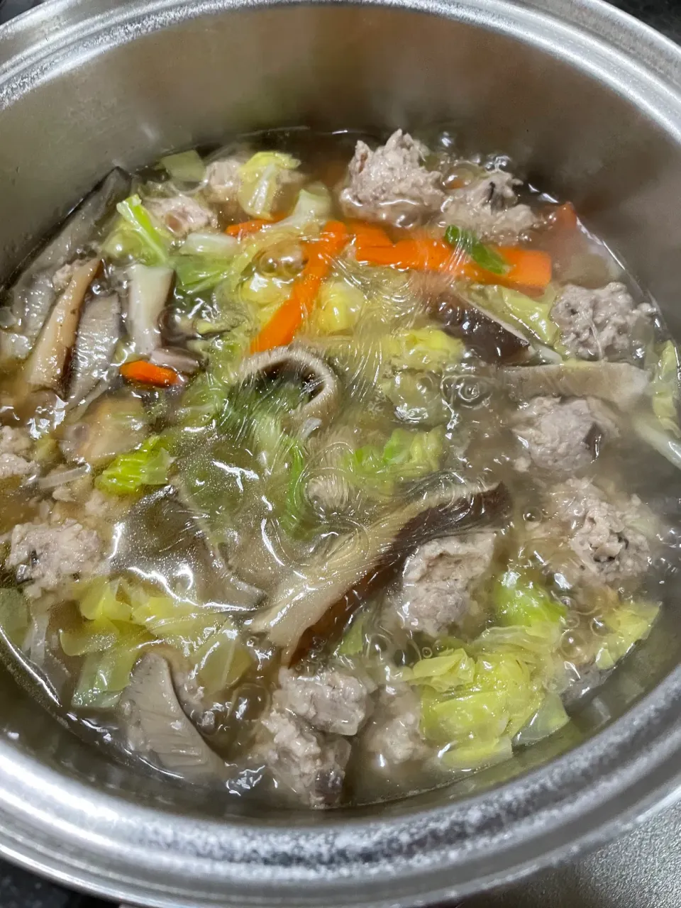 春雨、キャベツの豚鶏肉団子スープ|kazuさん