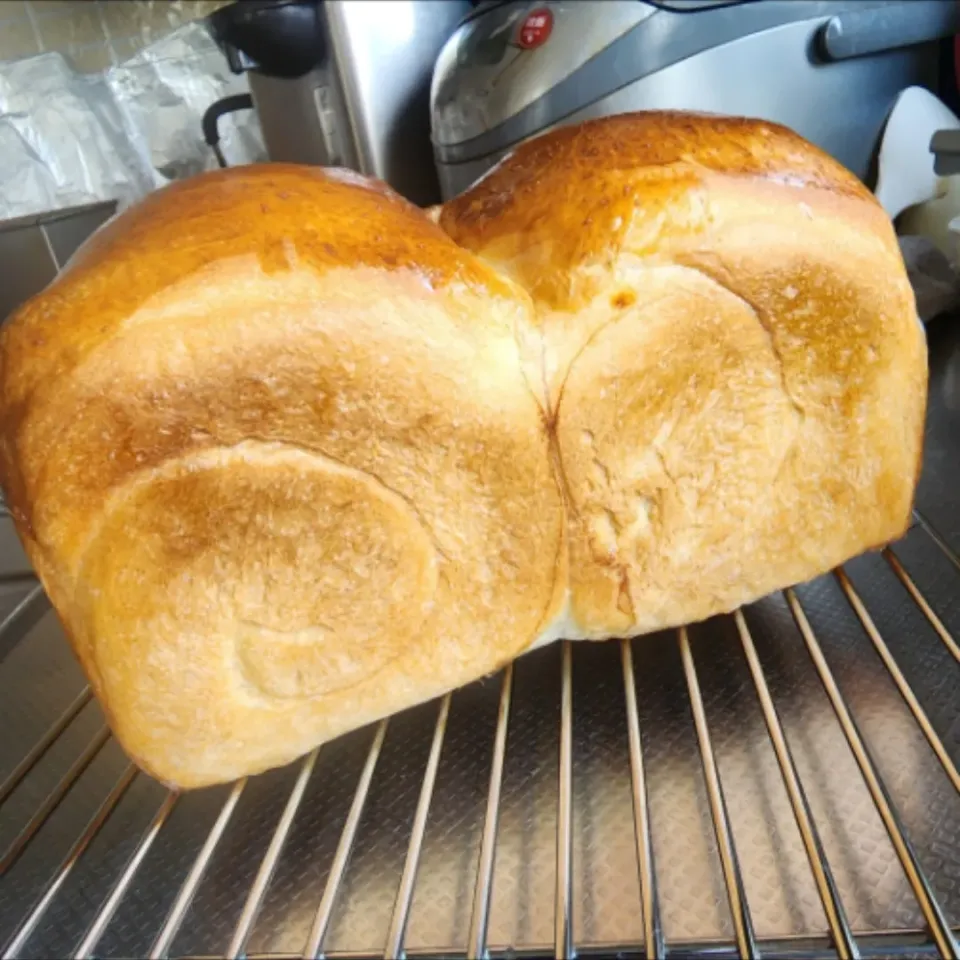 Snapdishの料理写真:山型食パン🍞|miiiiiさん