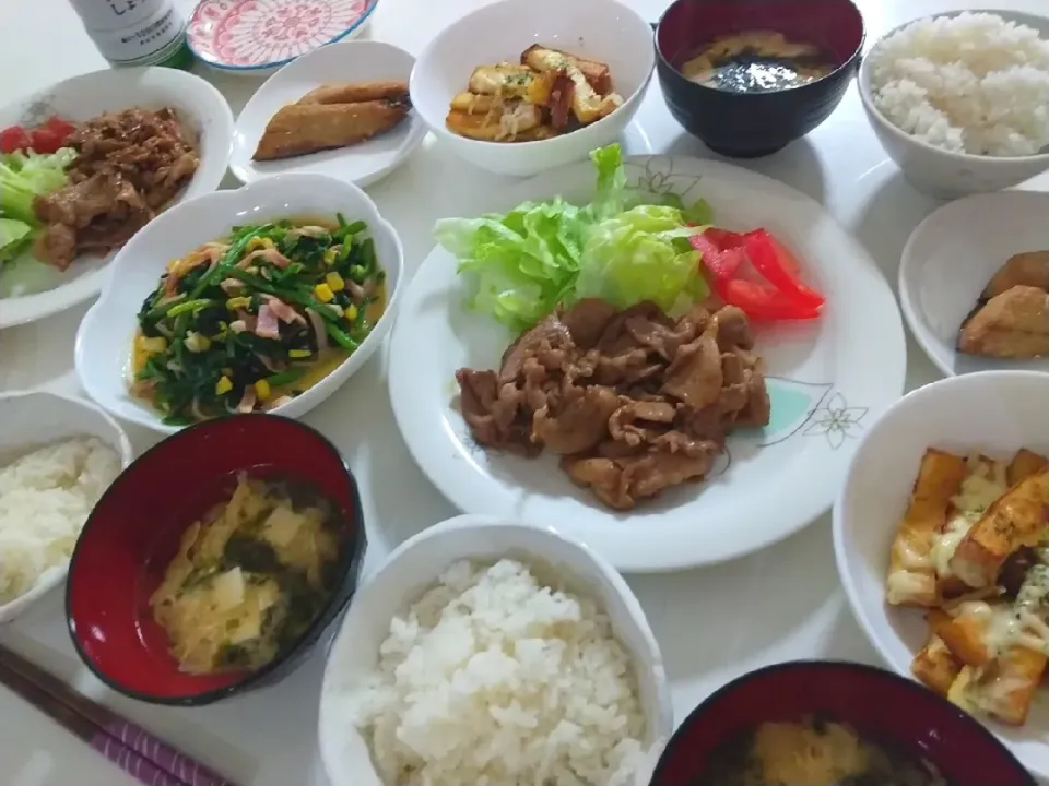 夕食(*^^*)
豚肉甘辛炒め&サラダ🥗
アジ塩焼き
ほうれん草とベーコンとコーンのバターソテー
厚揚げチーズ焼き
お味噌汁(豆腐、卵、海苔フレーク)|プリン☆さん