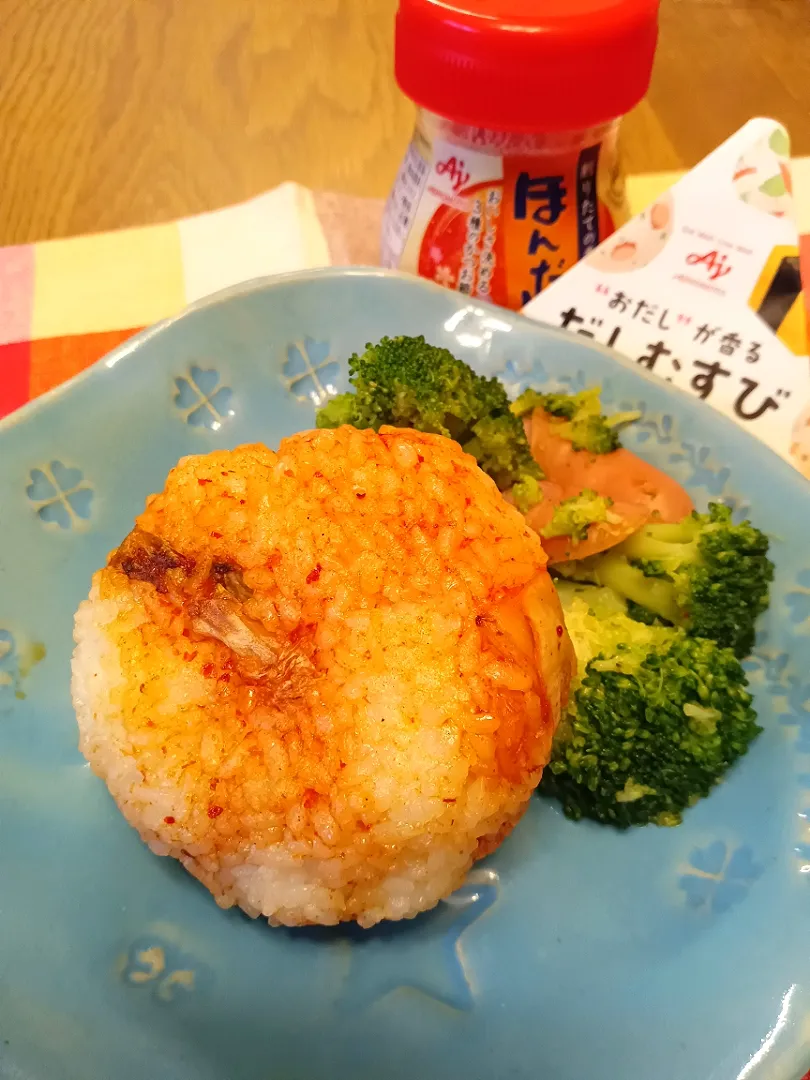 だし入りキムチ焼きおにぎり🍙|めめさん