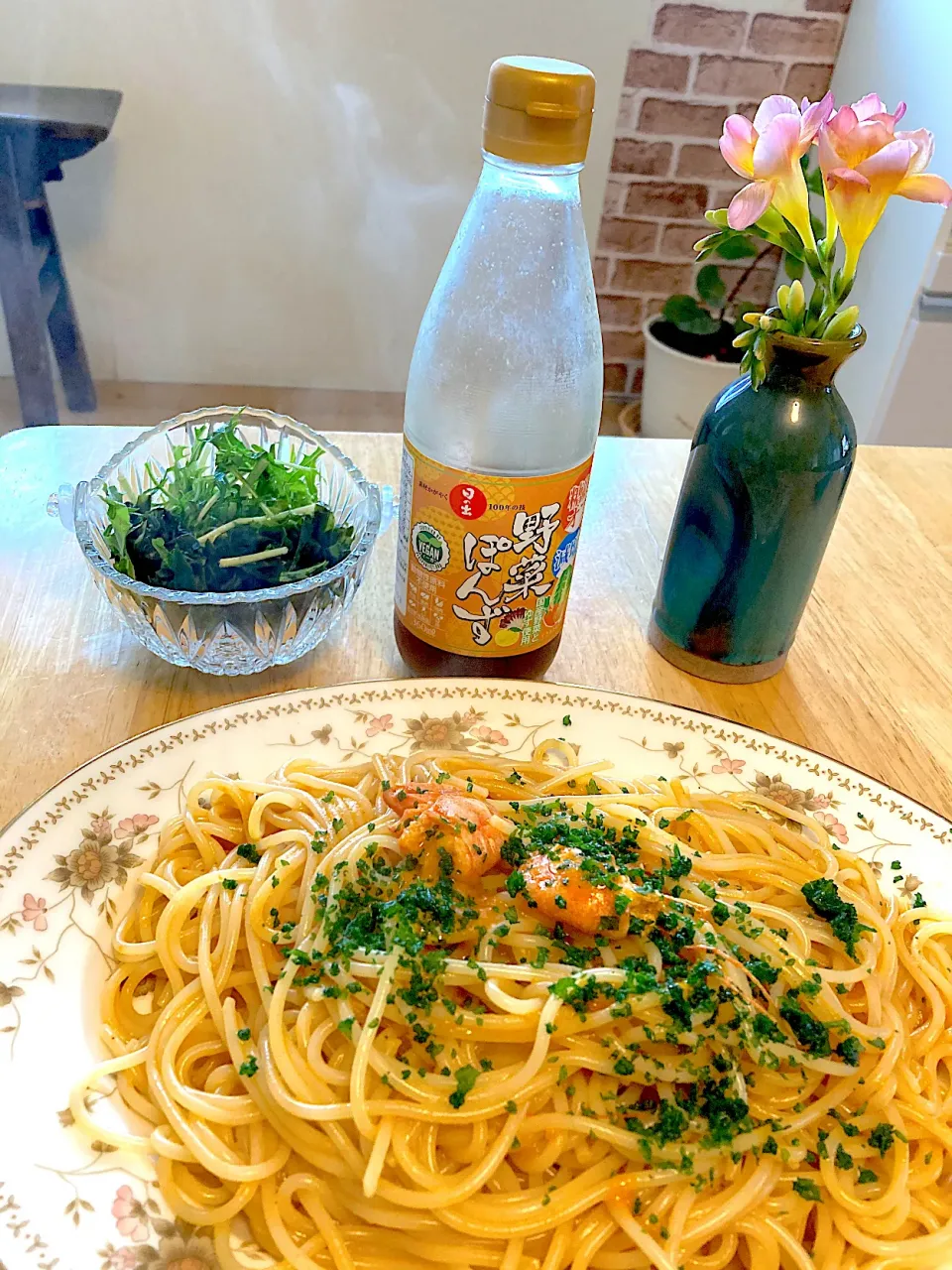 甘酒入り海老のトマトクリームパスタ🍅🦐with新ワカメと水菜のサラダ|さくたえさん