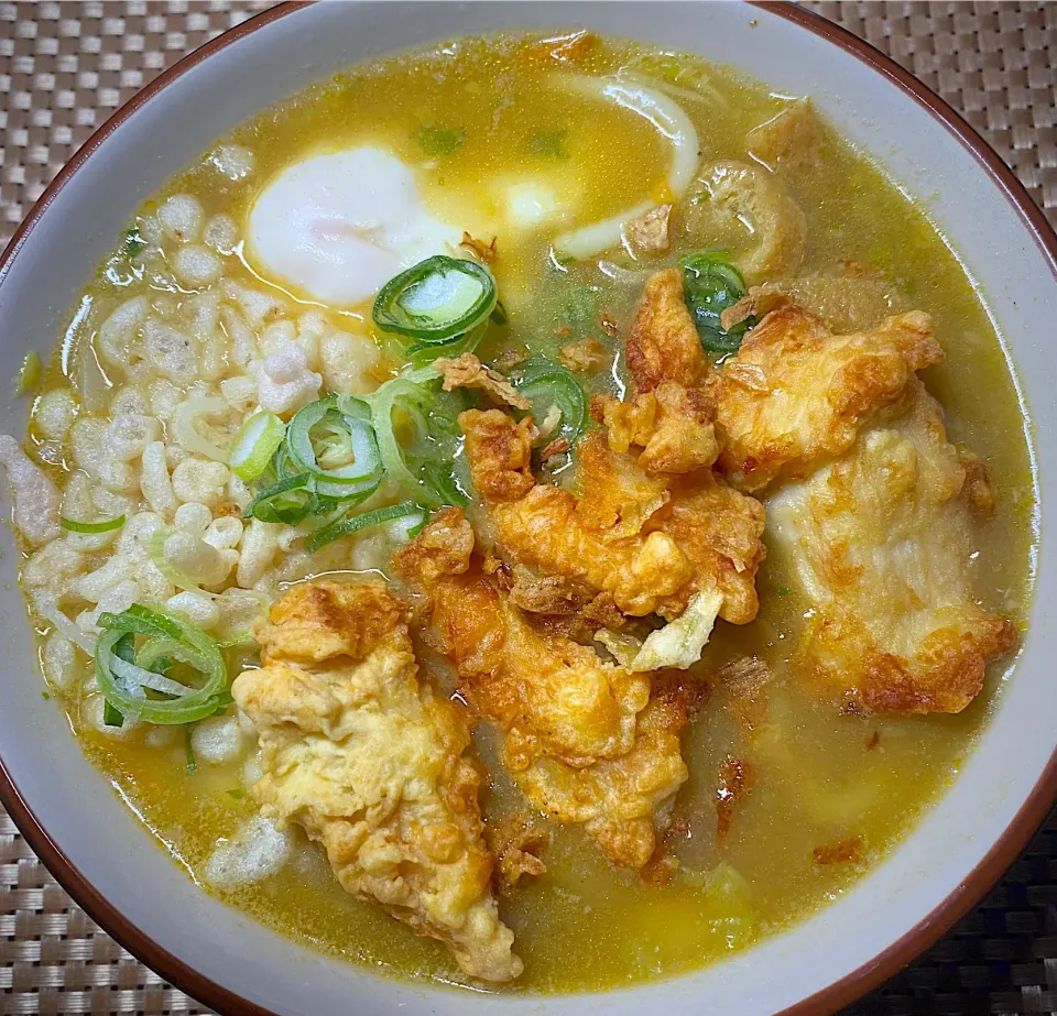 鶏天カレーうどん|すくらんぶるえっぐさん